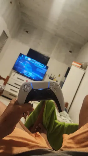 Ps5 1TB, midia digital e fisica, 2 controles e jogos instalados