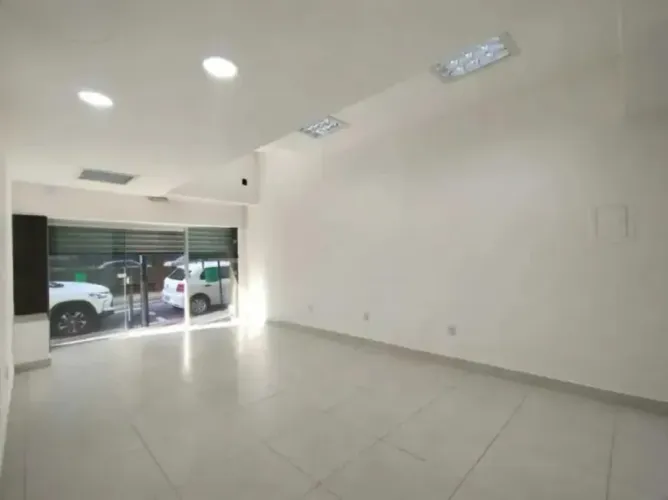 Ponto Comercial/Loja para Aluguel no Centro Histórico com 120m² de Área Útil.