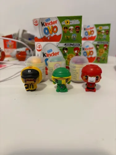 Brinquedo Kinder OVO copa