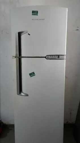 Geladeira usada precisando fazer pouco reparo