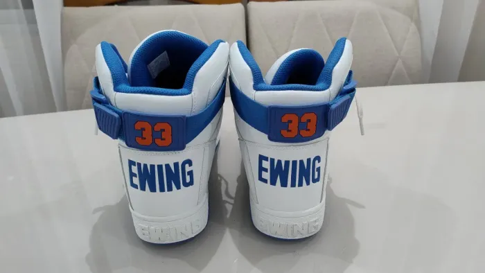Tênis Patrick Ewing na caixa.