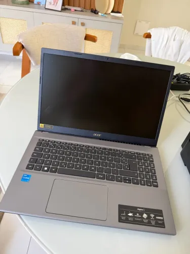 Acer Aspire 5 equipado com processador Intel Core de 12ª geração e 8GB de RAM