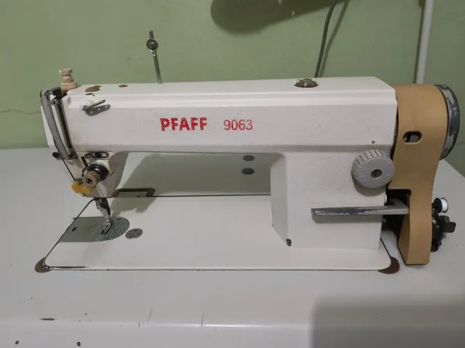 Máquina de costura 
