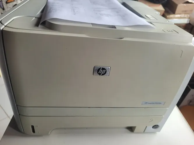 Impressora hp laserjet p2035n 110v detalhe as vezes atola papel