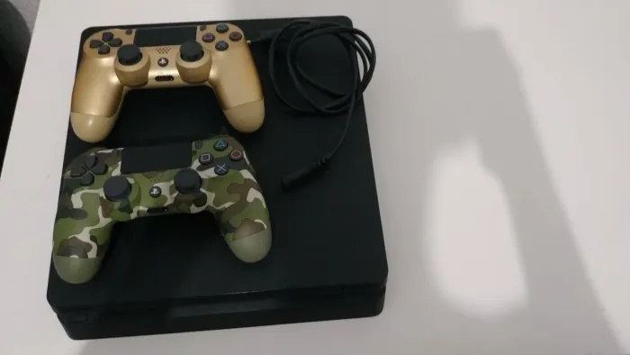 PlayStation 4 SLIM