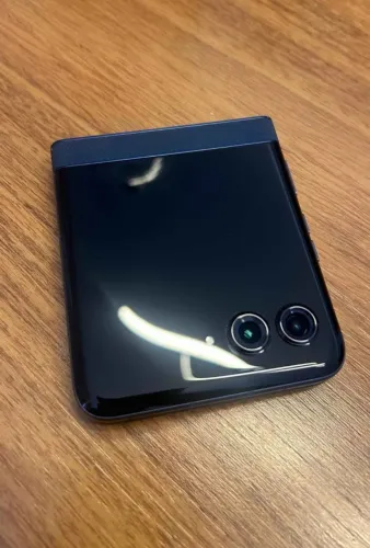 Moto RAZR 60 