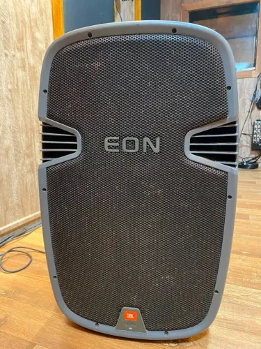 Caixa Ativa JBL EON 315 - 15" | Potência e Qualidade Profissional