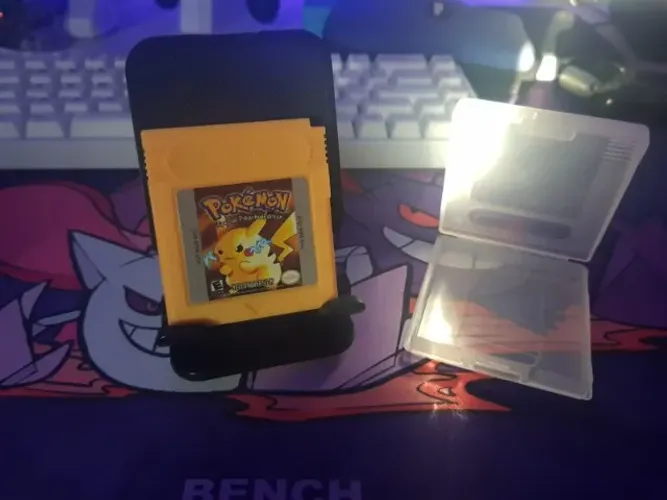 Pokemon Yellow Repro Salvando