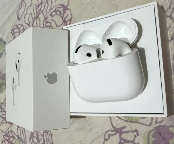 Airpods 4 Com Cancelamento Ativo De Ruído (Usado)