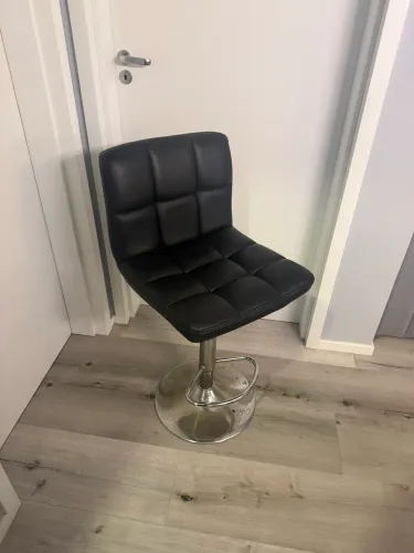 Banco para bar com encosto e estofado