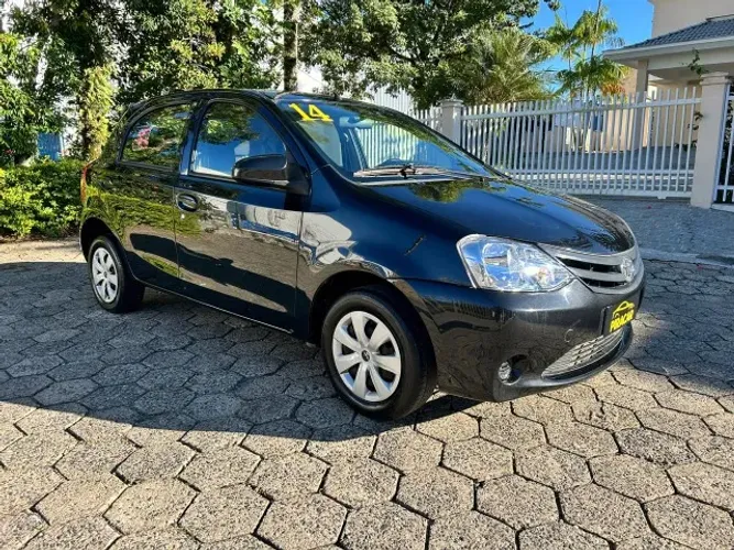 Toyota Etios XS 1.5 Flex 16V 5P Mec. 2014