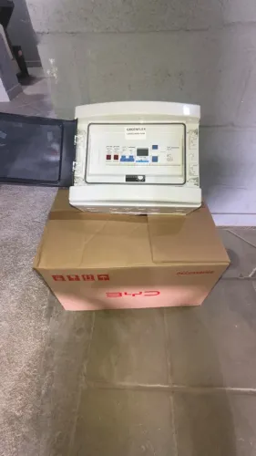 Quado de proteção com medidor para carregador de carro eletrico