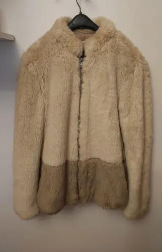 Casaco Zara Faux Fur Pelúcia Duas Cores com Zíper - Inverno