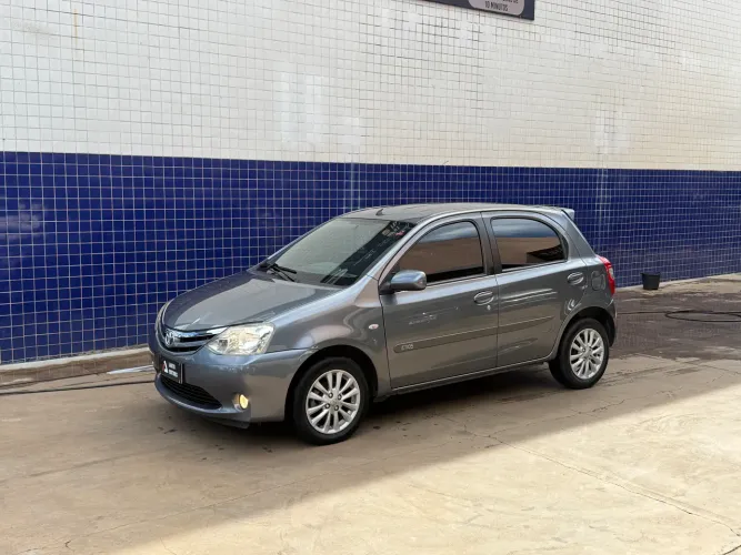 Toyota Etios XLS 1.5 Flex 16V 5P Mec. 2013