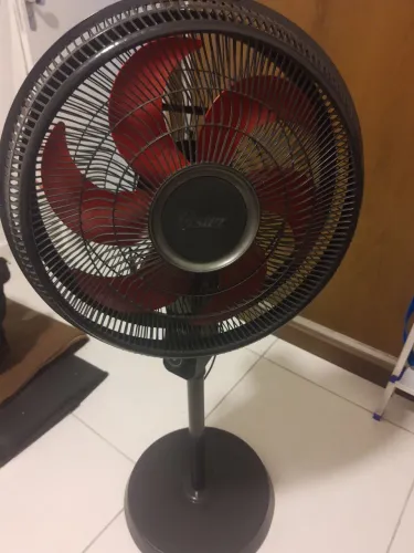 Ventilador Oster 40cm  com - DEFEITO.