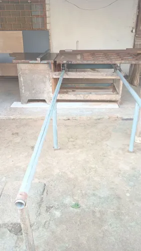 Serra esquadrejadeira para madeira ou MDF