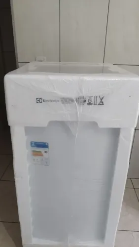 Oportunidade Máquina de lavar Electrolux 8.5 litros 127v retirada  por conta comprado(a).