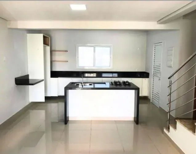 Sobrado com 3 quartos no Condominio São Miguel