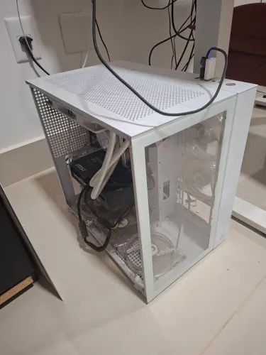 PC Gamer (32gb Ram, RTX 5070, R7 5700 x3d)