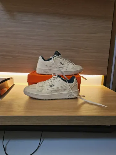tênis fila acd classic creme 40