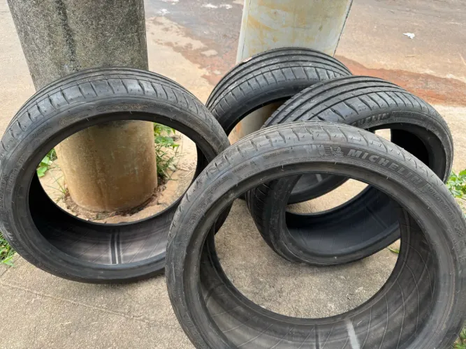 4 pneus michelin a preço de comum 215/40/18
