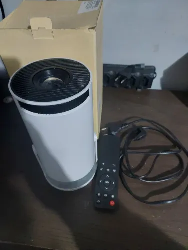 Projetor hy300 na caixa - aceito propostas