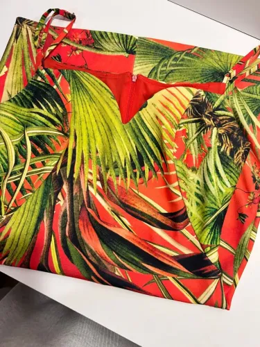 Vestido Charry com estampa tropical