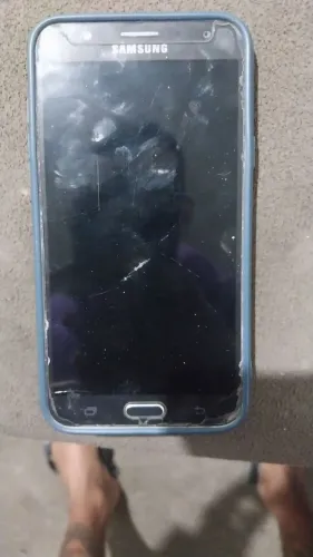 Celular J7