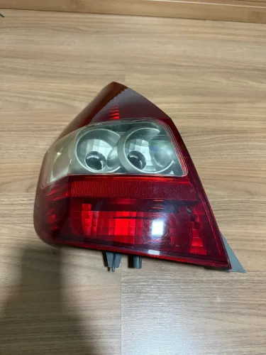 Lanterna esquerda Honda