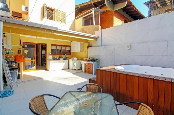 Ampla casa com 3 dormitórios , patio com jacuzzi, Villa Ipiranga
