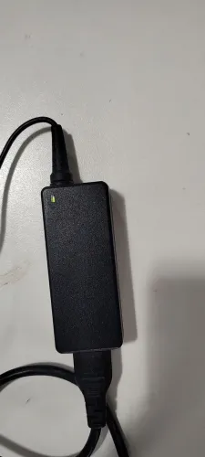 Carregador pino fino notbook 19v