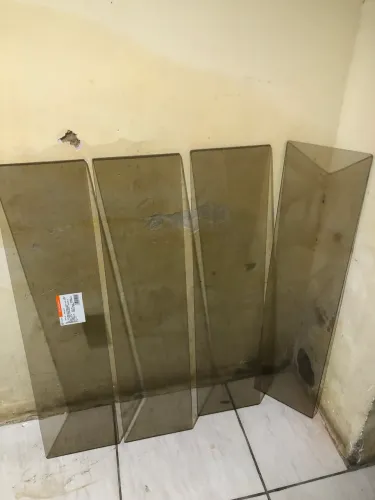 Prateleiras de vidro laminado