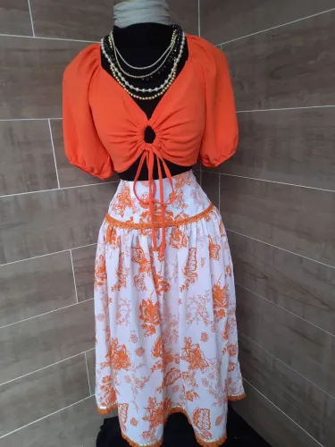 Conjunto junino de saia e blusa