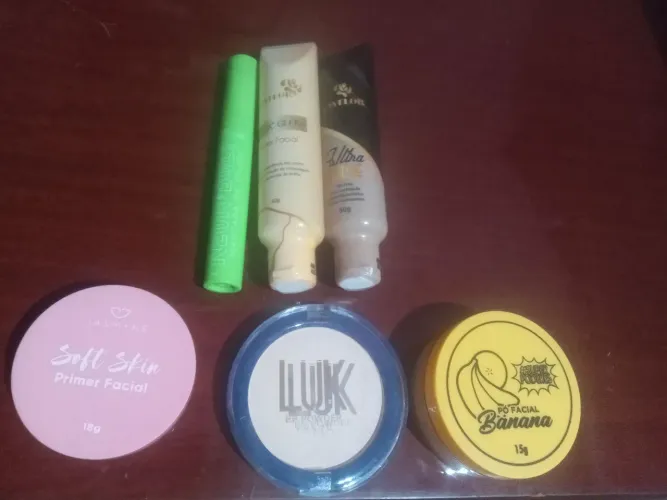 Vendo acessórios perfumes maquiagem ?