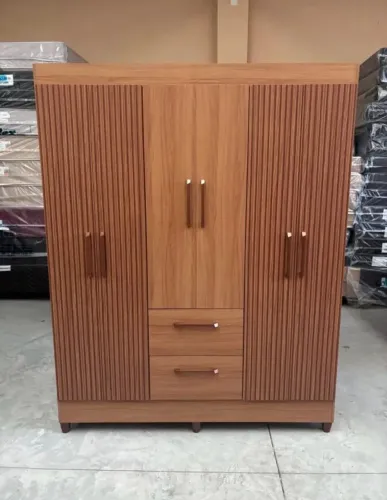 Guarda roupa 6 portas