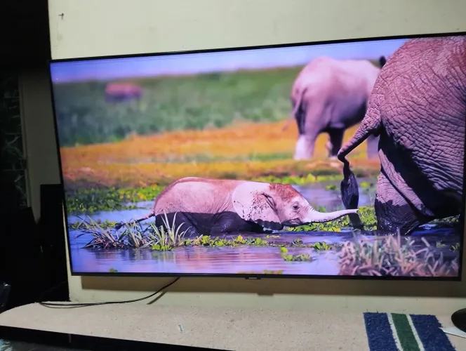 Vendo tv Samsung 4 o com pequeno detalhe