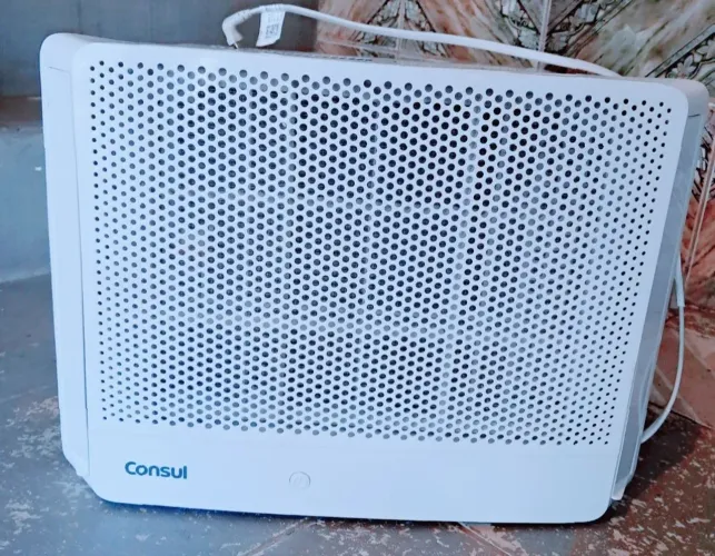 Vendo meu AR CONDICIONADO 10.000BTUS. SEMI NOVO