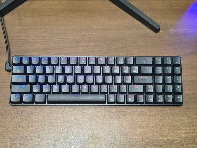 Teclado Mecânico Redragon Ashe RGB K626P-KB BLUE ANSI