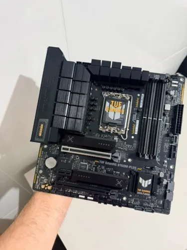 Placa-mãe ASUS TUF Gaming B760M-PLUS DDR5 LGA 1700