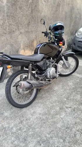 Vendo YBR factor 125cc pedal 2012