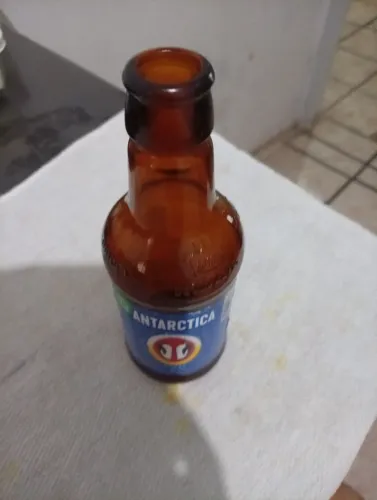 Vende-20 garrafinha de cerveja 300ml