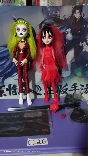 Bonecas beetlejuice e lydia monster high