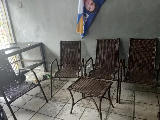 Vendo conjunto de cadeiras
