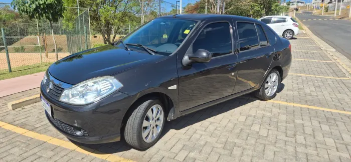 Renault Symbol Privilège Hi-flex 1.6 16V 4P 2013