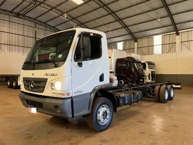 Mercedes Benz Accelo 1316 Aut Baixo KM 2022