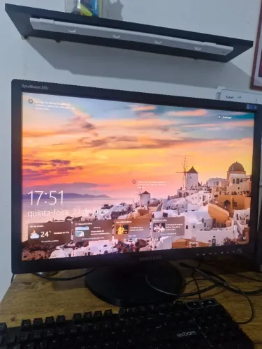 Kit Home Office: Monitor 24" Tela Grande 16:10 + Monitor 19" de Brinde
