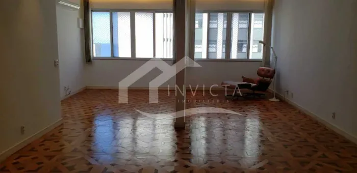 Excelente apartamento com vista mar no Leme!!!