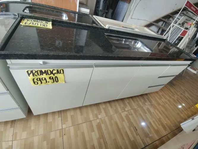 Armário 2 MTS com pia de granito 