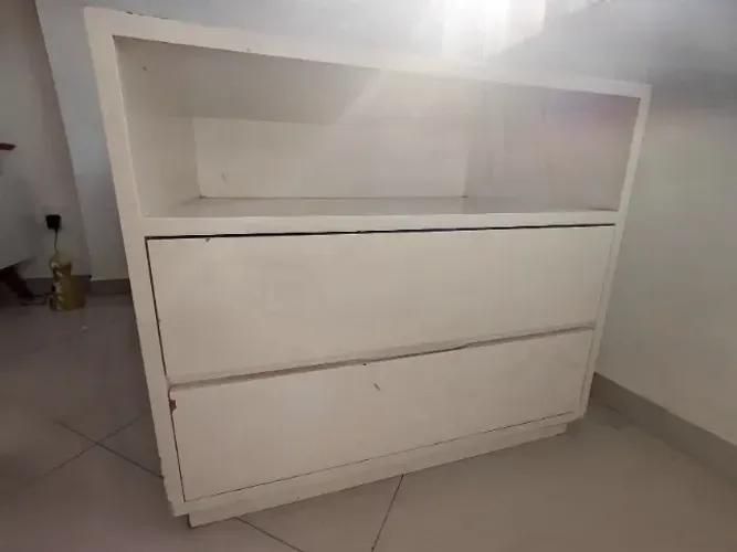 Gaveteiro branco em MDF