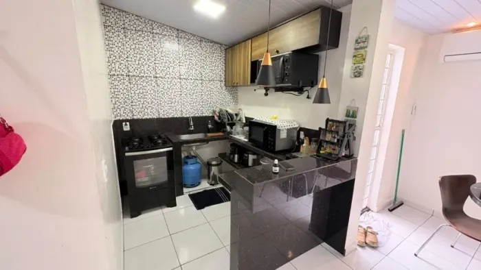 Casa semi Imobiliada
